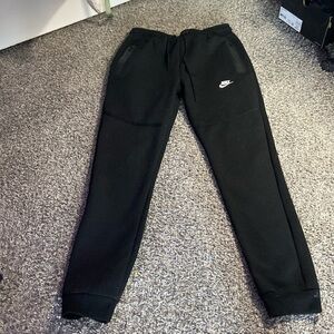 Black Nike tech joggers